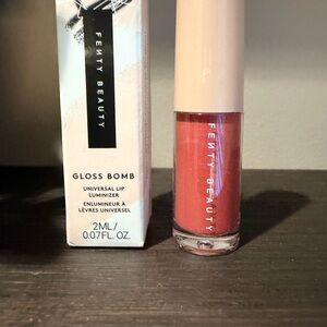 Fenty Beauty Gloss Bomb Universal Lip Luminizer Mini Shade-Riri